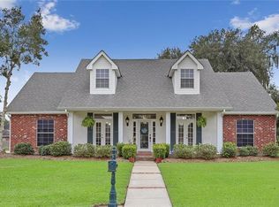 135 Regina Dr, Belle Chasse, LA 70037