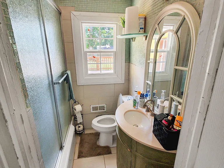 Shared Bathroom for Room 2 & 3