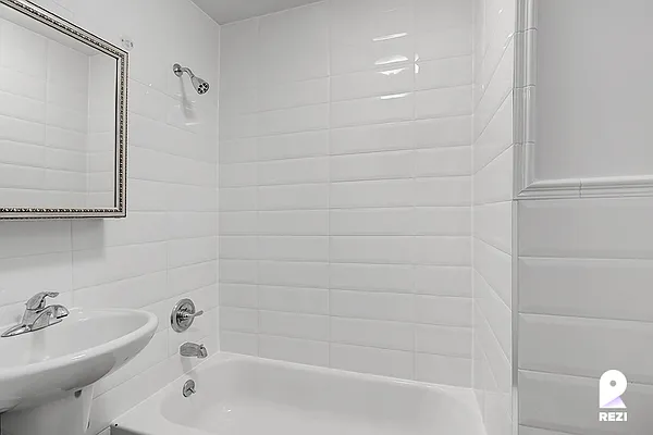 Rented by REZI | media 41