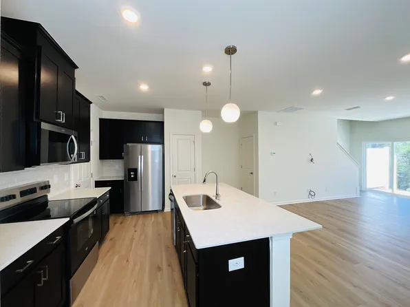 206 Parker Ln, Mebane, NC 27302