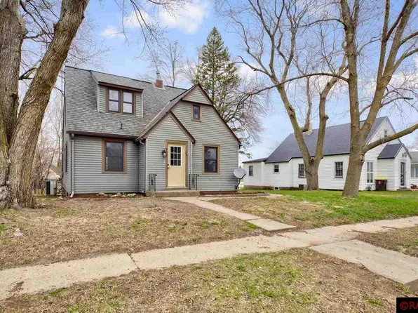 522 E 1st St S, Truman, MN 56088