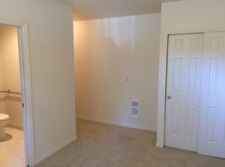 5700 NE 82nd Ave APT 4A, Vancouver, WA 98662