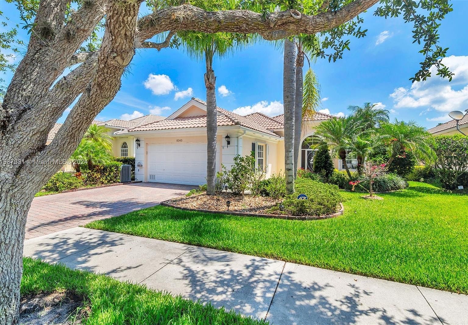 8343 SE Angelina Court