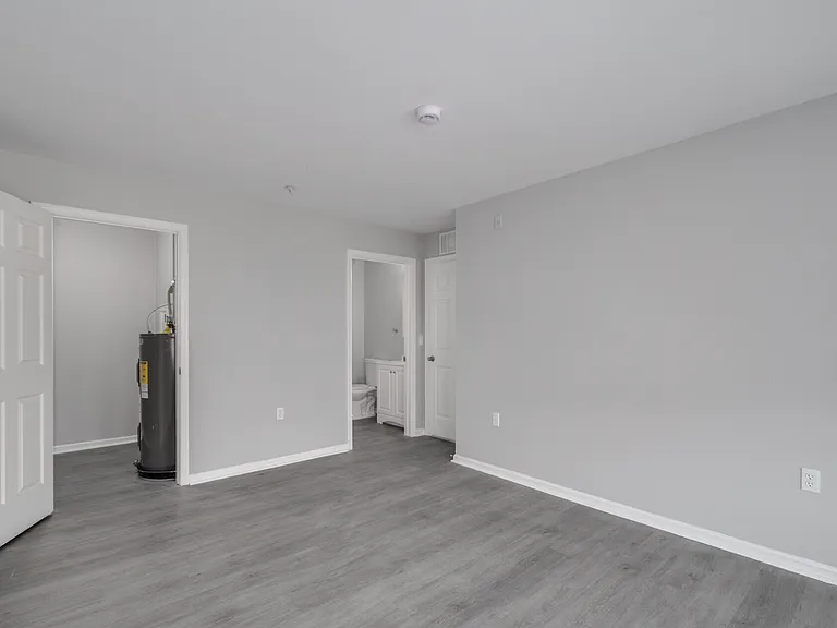 207 W 4th St #2B — Photo 14