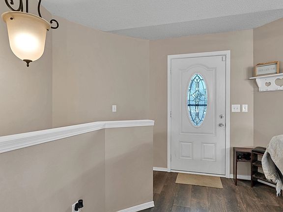 4th image of 1730 E Winterset Cir
