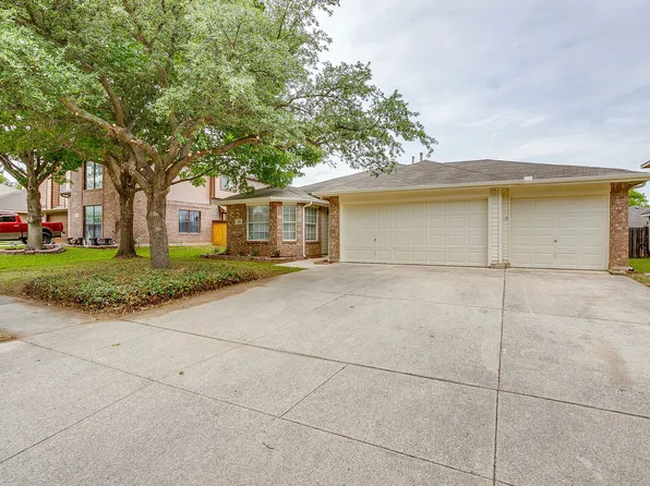 736 Cardinal Dr, Saginaw, TX 76131