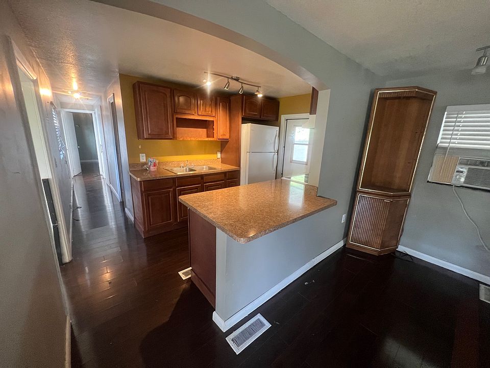 1st image of 3020 SW 52nd Ave #9-11