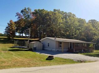 240 Stephens Dr, Falmouth, KY 41040