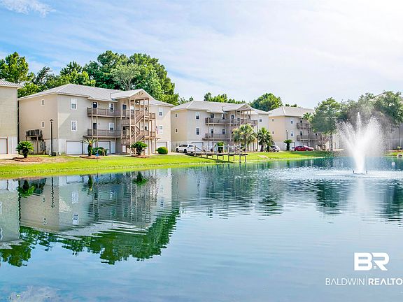 5th image of 4 Yacht Club Dr APT 70
