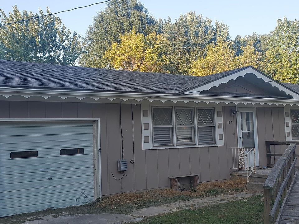 1st image of 104 McDaniel St