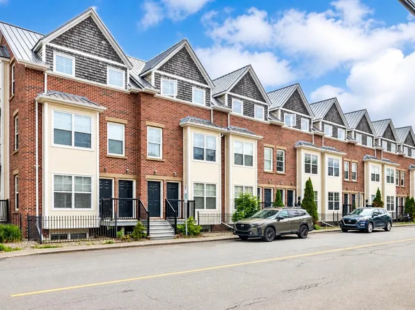 328 Queen St #328, Charlottetown, PE C1A 4C3