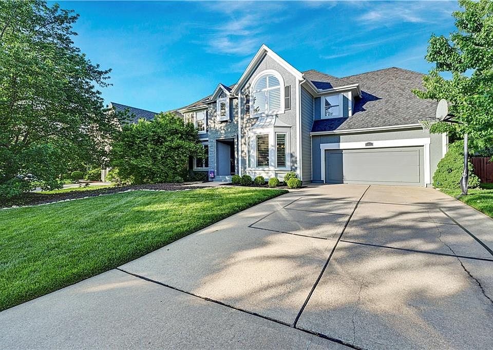 5412 W 132nd Ter, Overland Park, KS 66209 | Zillow