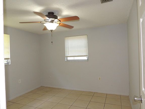 5th image of 5033 Farley Dr