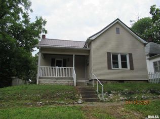 1020 Chestnut St, Mount Carmel, IL 62863