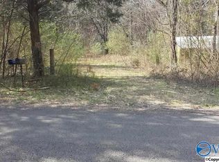 480 Lipscomb Cir, Laceys Spring, AL 35754