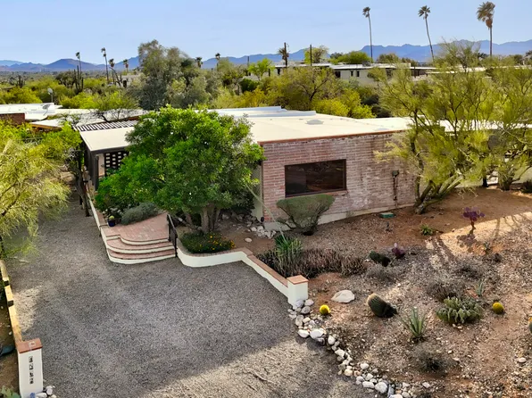4562 N Caminito De La Puerta, Tucson, AZ 85718