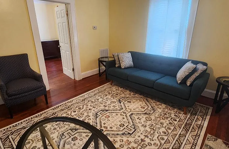 705 W Markham Ave #B — Photo 6