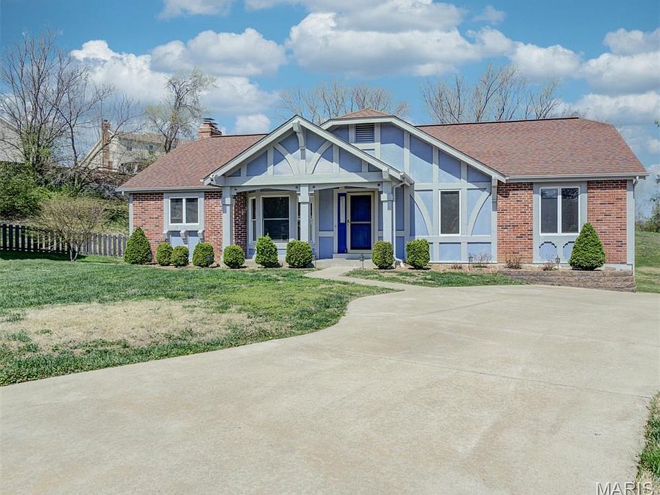 1st image of 4 Fox Den Ct