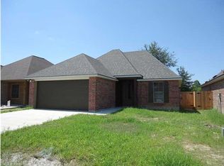 414 Milton Estates Ln, Youngsville, LA 70592