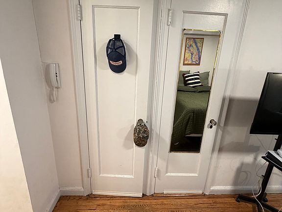4th image of 304 E 41st St APT 305A