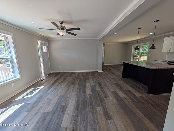 4th image of 110 Holmes Lane