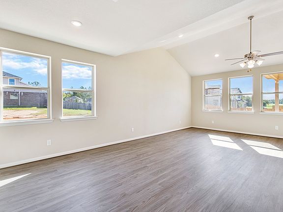 5th image of 313 Terra Vista Cir