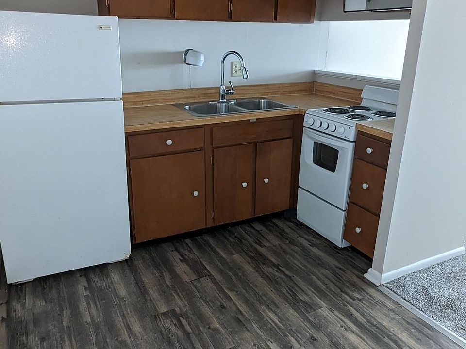 2nd image of 4991 Arbor Village Dr