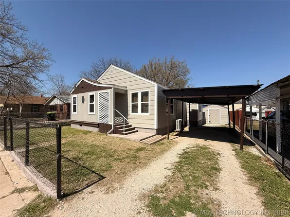 716 W 12th St, Ada, OK 74820