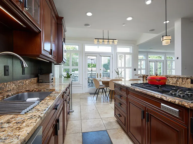 1424 Longfellow St NW — Photo 12