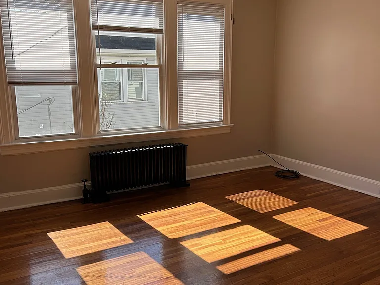 68 Rock St #1R — Photo 4