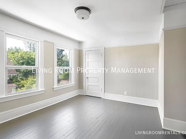 4137 NE 8th Ave — Photo 9