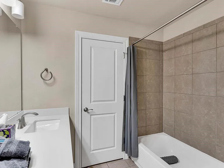 129 Birkshire Dr — Photo 31