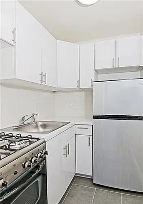 Rented by Buchbinder & Warren | media 39