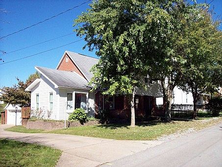 1st image of 205 3rd Ave