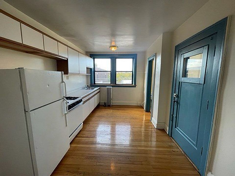 1st image of 5540 N Artesian Ave APT 3A
