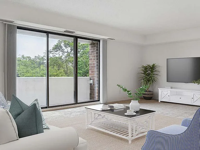 Claymoor Luxury Apartments — Photo 4