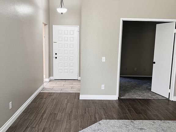4th image of 2579 Belmont Way
