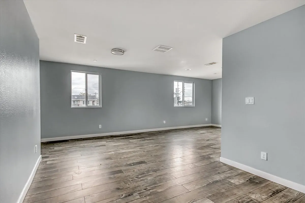4 bed, 1419 sqft, $4,000 — Photo 3