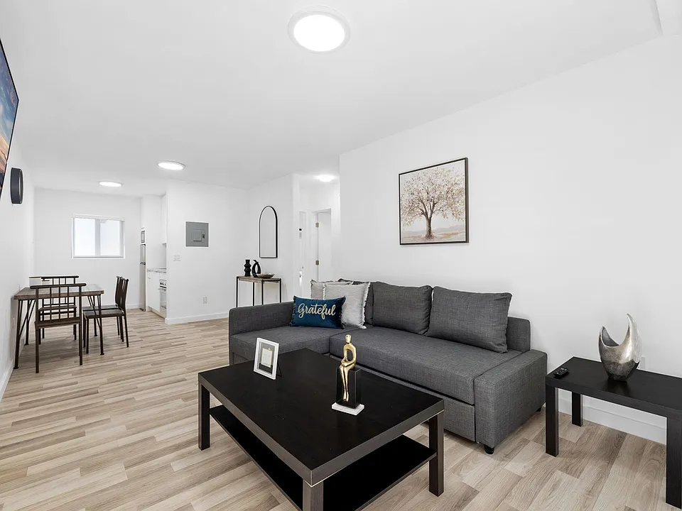 112 SW 11th Ave #1
