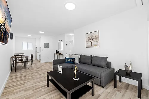112 SW 11th Ave #1 Photo 1