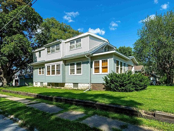3rd image of 1036 W 17th St