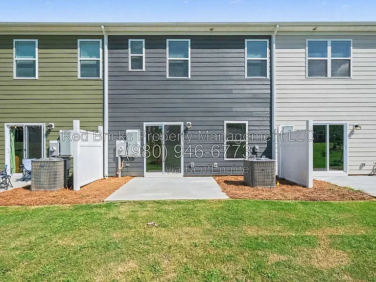 826 Earhart St NW — Photo 29