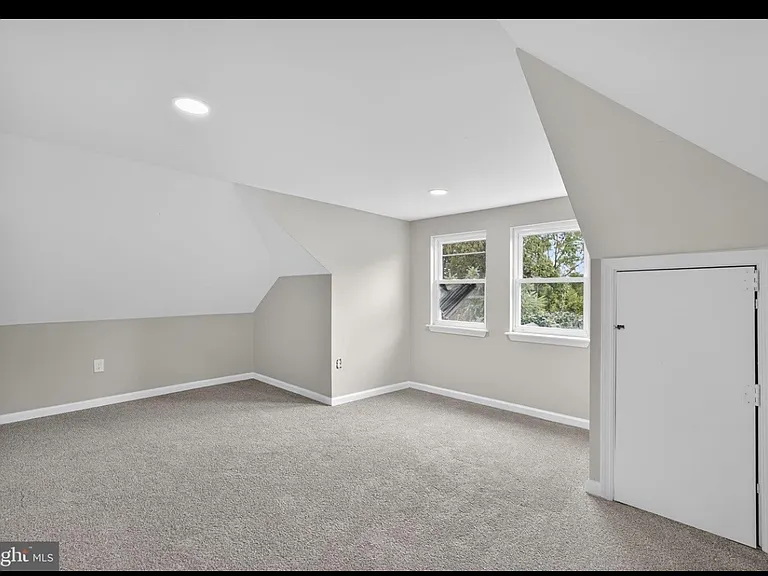 1021 Beeson Ave — Photo 10