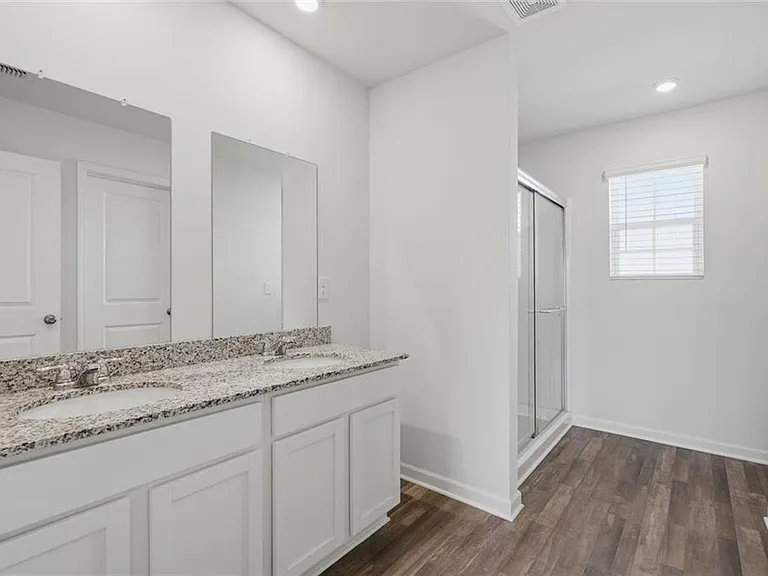 133 Oxford Ln — Photo 20