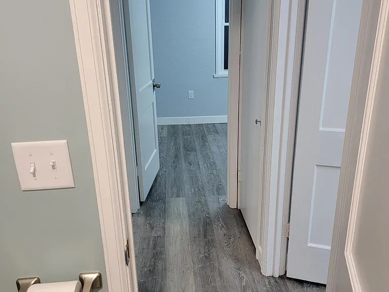 2417 SW Winterwood Ln — Photo 14