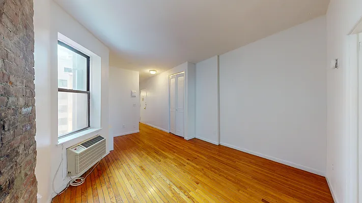 Rented by Bond New York | media 1
