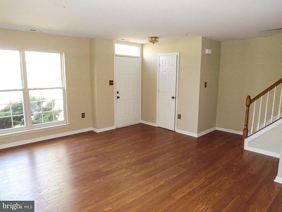 5th image of 22062 Saint Johns Cir
