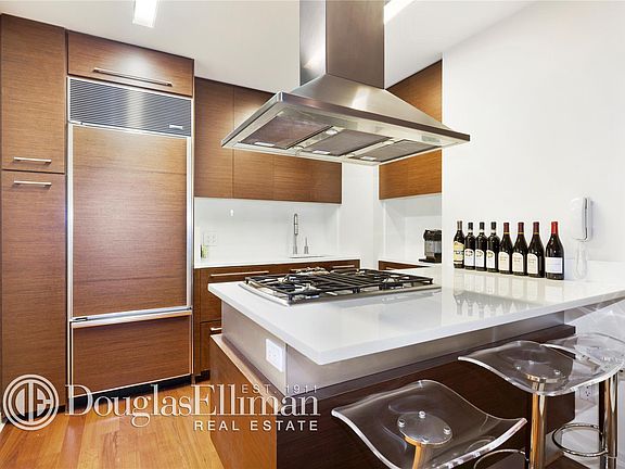 3rd image of 39-45 E 29th St Suite 6D