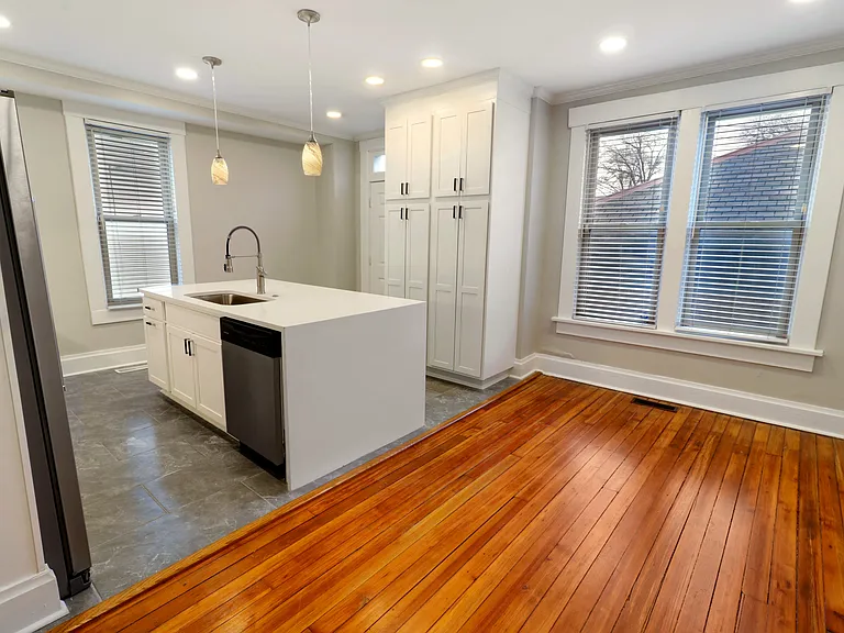 918 Harrison Ave — Photo 12
