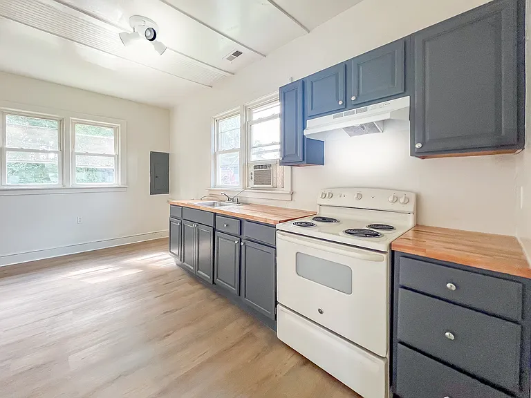 508 N 7th Ave — Photo 2